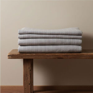 Colcha Gris Con Lineas Blancas